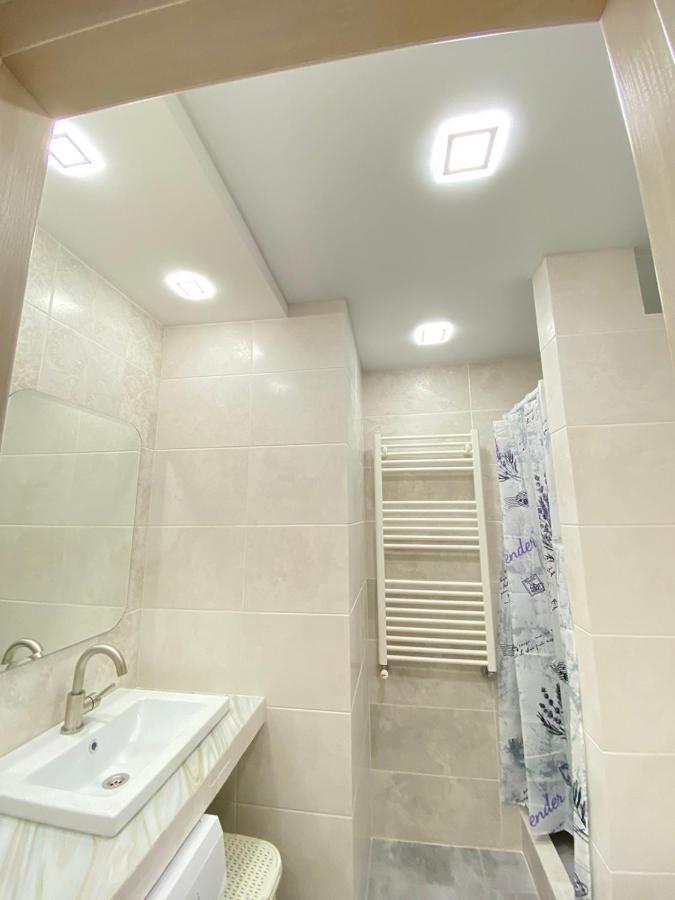 Suite Mira Avenue Center Двухкомнатная Квартира В Центре Возле Тц Цум Chernihiv Bagian luar foto