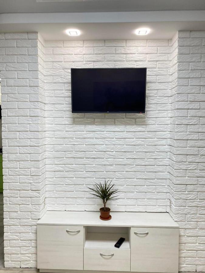 Suite Mira Avenue Center Двухкомнатная Квартира В Центре Возле Тц Цум Chernihiv Bagian luar foto